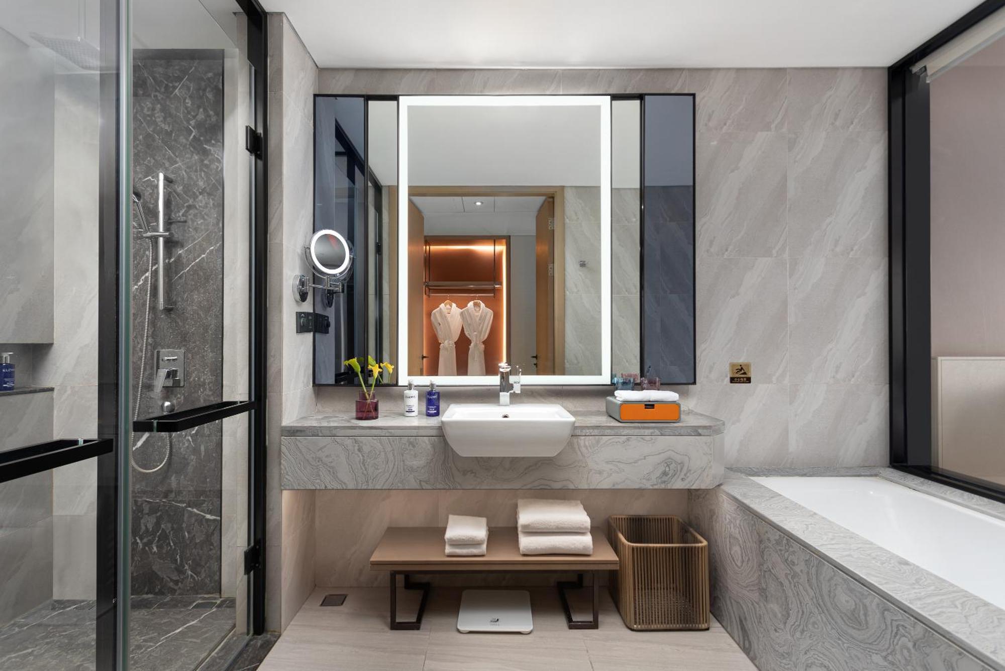 Voco Shanghai Hongqiao Hub By Ihg - 20 Mins Drive To Shanghai Hongqiao Int'L Airport And Necc Jiading Екстер'єр фото
